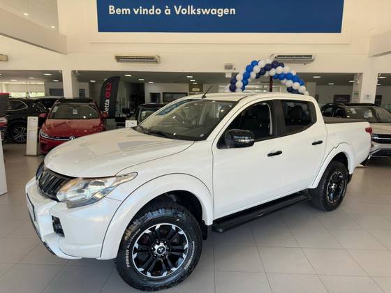 MITSUBISHI L200 TRITON 2.4 16V TURBO DIESEL SPORT HPE MOTORSPORTS CD 4P 4X4 AUTOMÁTICO